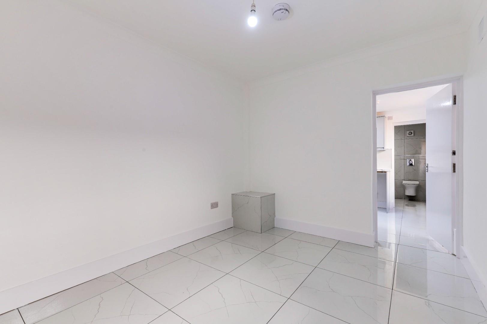 Park Avenue, Barking Bricks.